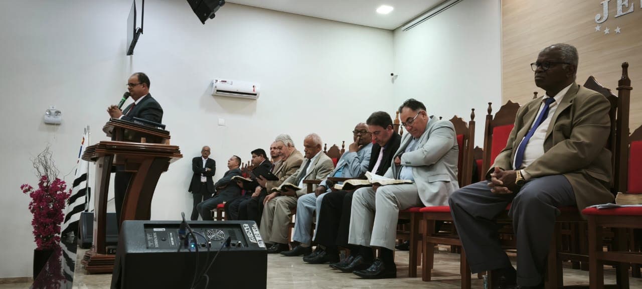 Púlpito da AD Madureira Atibaia